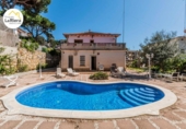 Chalet independiente con terreno en venta en la España, Arenys de Mar, ref: TR401263 foto