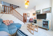 Chalet adosado con terreno en venta en Espartinas ref: TR416730 foto