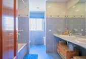 Chalet adosado con terreno en venta en Espartinas ref: TR416730 foto