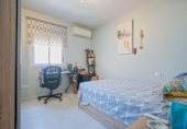 Chalet adosado con terreno en venta en Espartinas ref: TR416730 foto