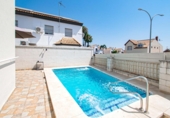 Chalet adosado con terreno en venta en Espartinas ref: TR416730 foto