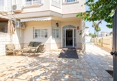 Chalet adosado con terreno en venta en Espartinas ref: TR416730 foto