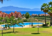 Chalet adosado con terreno en venta en San Luis de Sabinillas ref: TR417773 foto