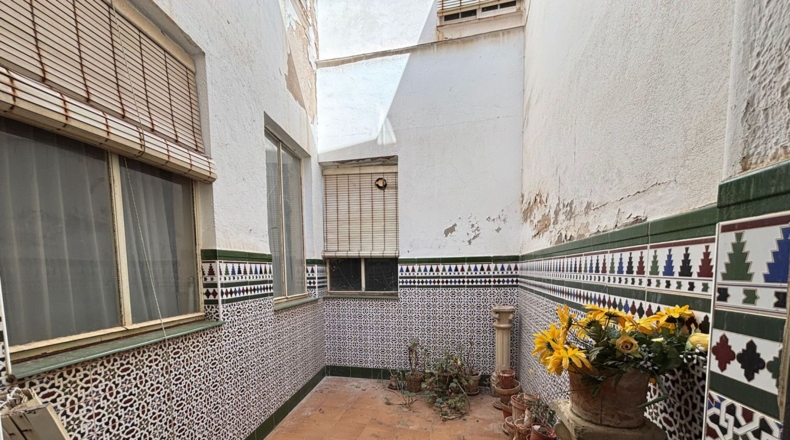 Ciudad Real - Valdepeñas - 330m2