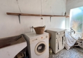 Дом с участком на продажу в городе Вальдепеньяс. Фото