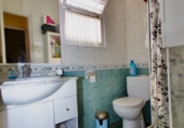 Отдельно стоящий дом с участком на продажу в городе el Vilar. Фото