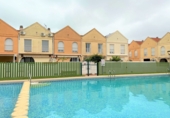 Отдельно стоящий дом с участком на продажу в городе Benicasim. Фото