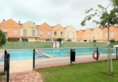 Отдельно стоящий дом с участком на продажу в городе Benicasim. Фото
