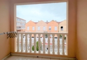 Отдельно стоящий дом с участком на продажу в городе Benicasim. Фото