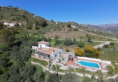 Casa de campo con terreno en venta en Cómpeta ref: TR419190 foto