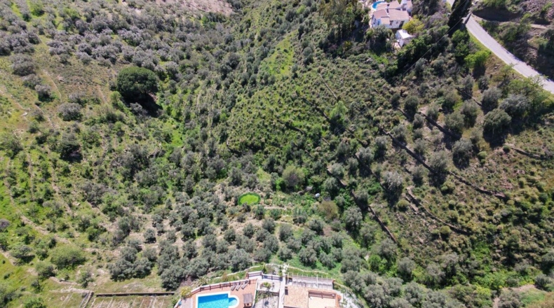 Malaga - Cómpeta - 4438m2