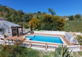 Casa de campo con terreno en venta en Cómpeta ref: TR419190 foto