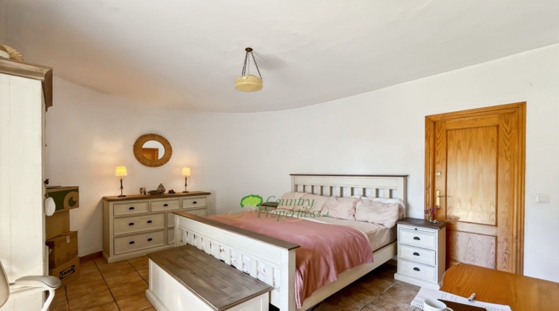 Malaga - Cómpeta - 4438m2