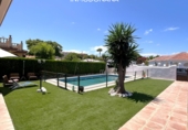 Chalet independiente con terreno en venta en Matalascañas ref: TR29500 foto