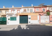 Chalet adosado con terreno en venta en la de la Reina Sofía, Castilleja de la Cuesta, ref: TR419307 foto