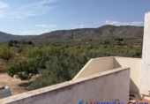 Chalet independiente con terreno en venta en Alcalá del Júcar ref: TR419304 foto