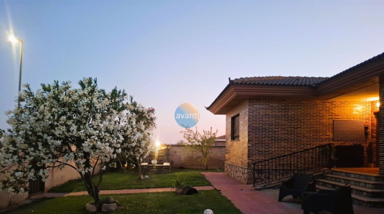 Саламанка - San Cristóbal de la Cuesta - 1000m2