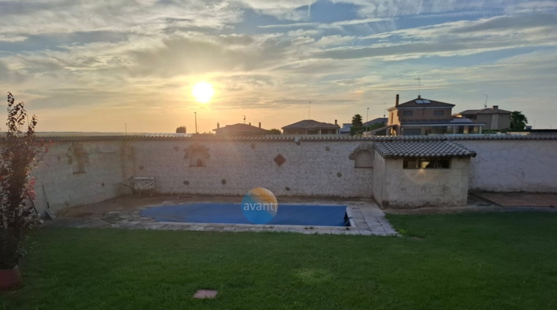 Саламанка - San Cristóbal de la Cuesta - 1000m2