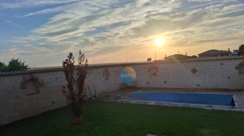Саламанка - San Cristóbal de la Cuesta - 1000m2