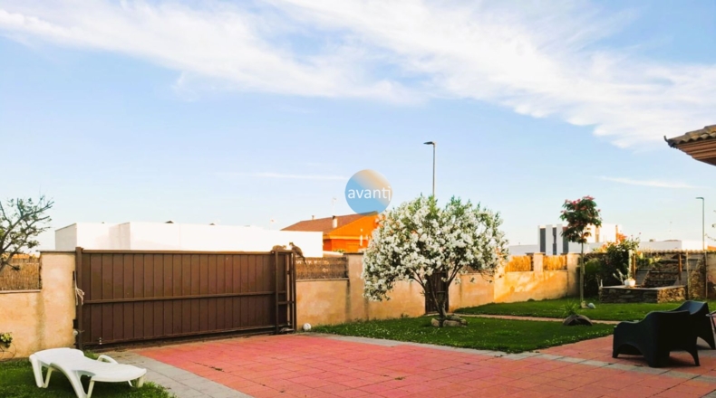 Саламанка - San Cristóbal de la Cuesta - 1000m2