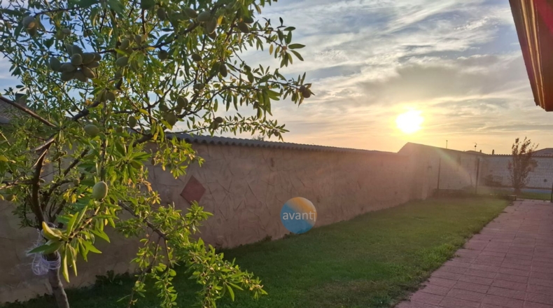 Саламанка - San Cristóbal de la Cuesta - 1000m2