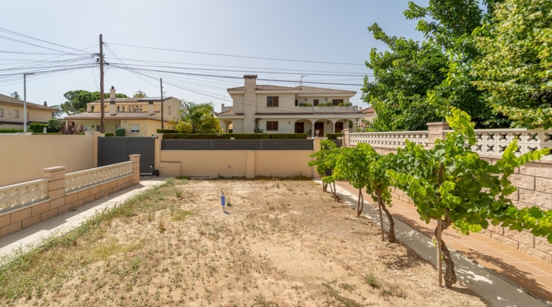 Tarragona - Móra d'Ebre - 328m2