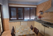 Дом с участком на продажу в городе Гранха-де-Торреермоса. Фото