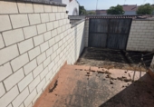 Отдельно стоящий дом с участком на продажу в городе Azuaga. Фото