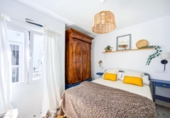 Дом с участком на продажу в городе Chiclana de la Frontera. Фото