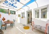 Дом с участком на продажу в городе Chiclana de la Frontera. Фото