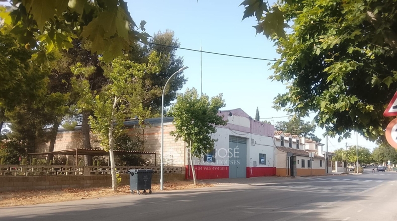 Albacete - Caudete - 704m2