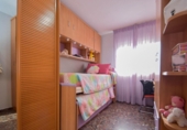 Вилла с участком на продажу в городе Peligros Фото