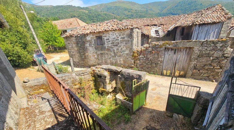 Оренсе - San Roque de Crespos - 1000m2