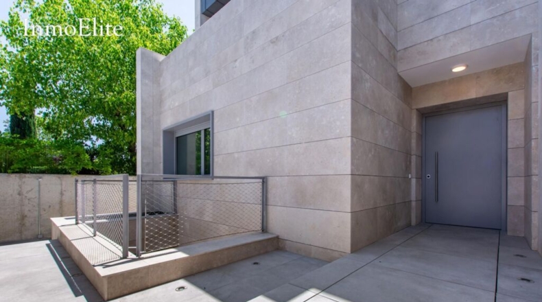 Community of Madrid - Majadahonda - 393m2