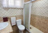 Дом с участком на продажу в городе Севилья. Фото