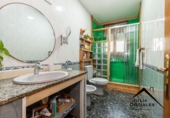 Отдельно стоящий дом с участком на продажу в городе Masquefa. Фото