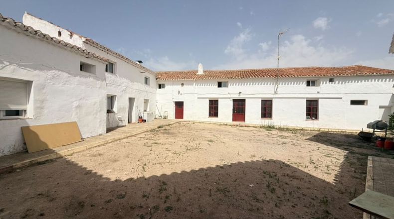 Albacete - Molinicos - 942m2
