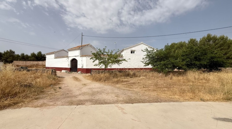 Albacete - Molinicos - 942m2