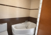 Таунхаус с участком на продажу в городе Vilafranca del Penedès. Фото