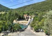 Отдельно стоящий дом с участком на продажу в городе Bolea. Фото