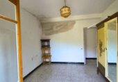 Отдельно стоящий дом с участком на продажу в городе Bolea. Фото