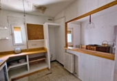 Отдельно стоящий дом с участком на продажу в городе Bolea. Фото