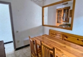 Отдельно стоящий дом с участком на продажу в городе Bolea. Фото