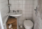 Отдельно стоящий дом с участком на продажу в городе Bolea. Фото