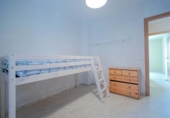 Таунхаус с участком на продажу в городе Tomares. Фото