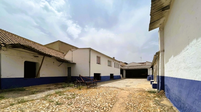 Ciudad Real - Вальдепеньяс - 1255m2