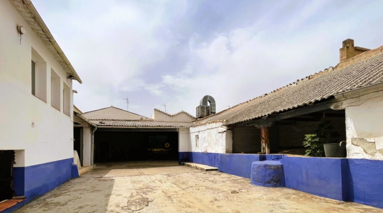 Ciudad Real - Вальдепеньяс - 1255m2