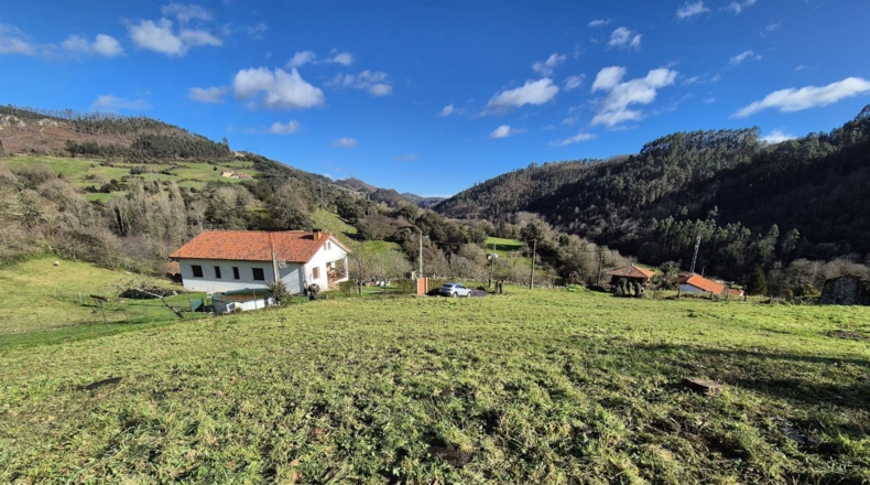 Astúries - Lazana - 2084m2