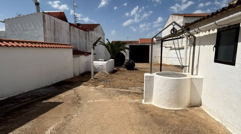 Badajoz - Azuaga - 568m2