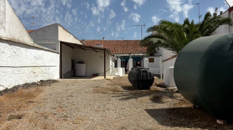 Badajoz - Azuaga - 568m2